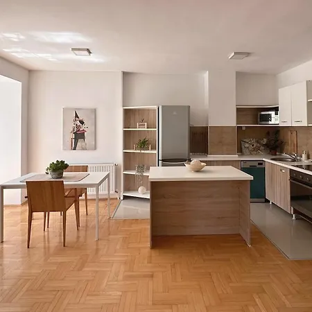 Charming & Cozy Flat With Free Parking In Daire *