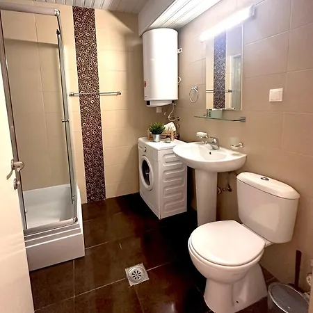 Charming & Cozy Flat With Free Parking In Lägenhet Skopje